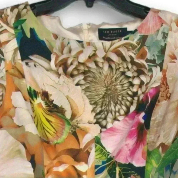 103. Ted Baker - Black, Peach, & Multi Color Floral Short Sleeve Dress size 1 - Picture 6 of 7